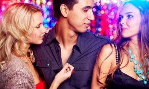 6-Warning-Signs-Your-Man-Is-A-Womanizer